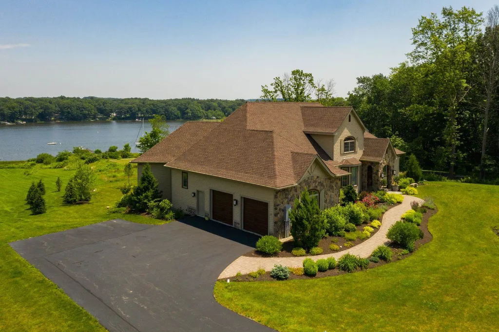 29 Fosters Drive Dover NH 03820