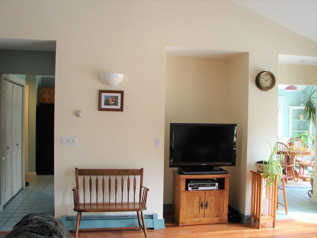 26 Autumn Lane Bristol VT 05443