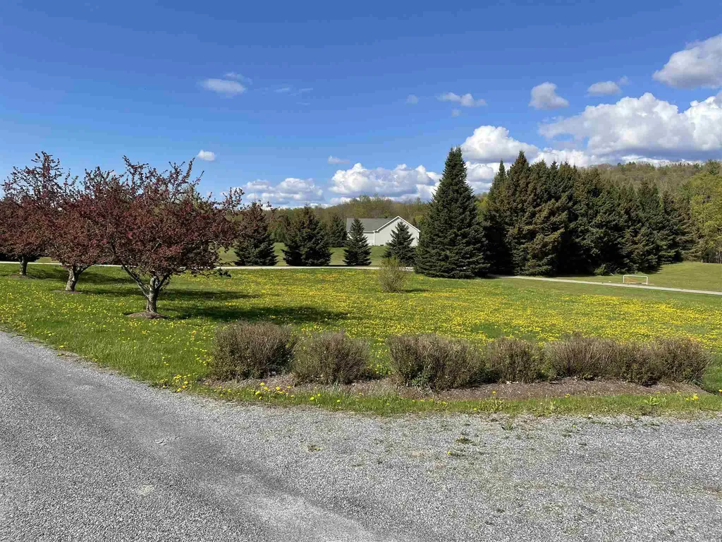 26 Autumn Lane Bristol VT 05443