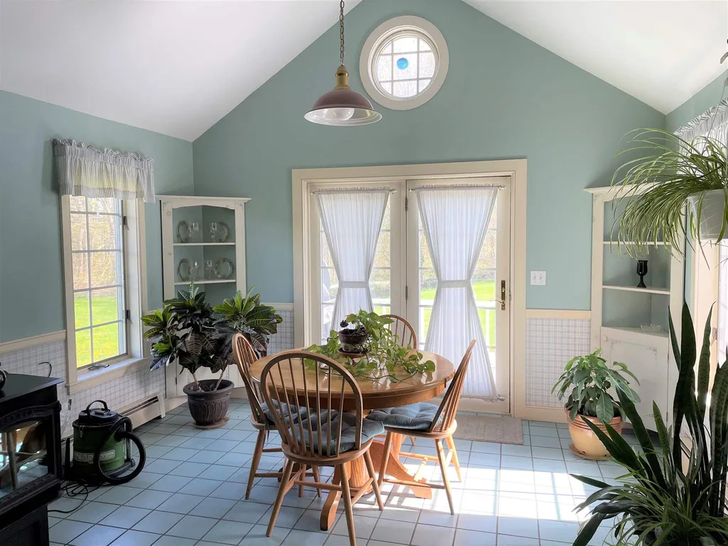 26 Autumn Lane Bristol VT 05443