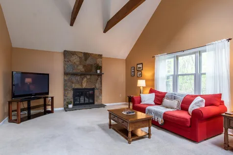 39 Redcoat Drive Hampstead NH 03841