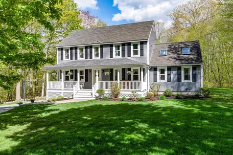 39 Redcoat Drive Hampstead NH 03841