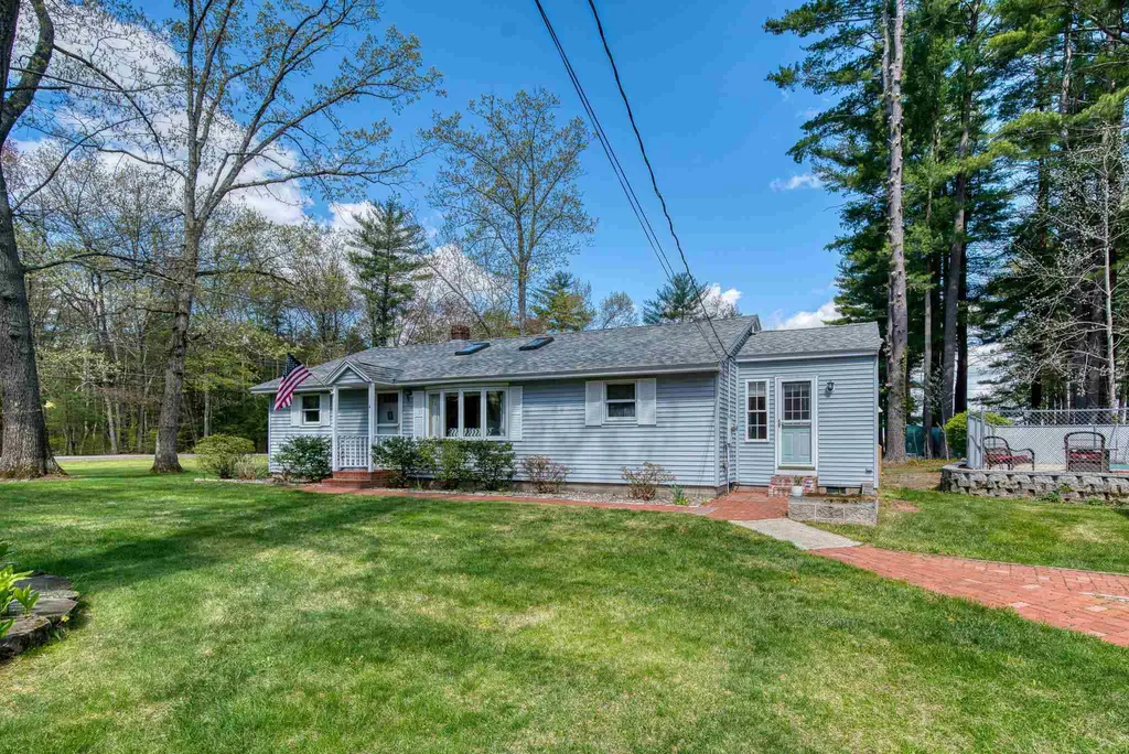 4 Travis Cove Road Kingston NH 03848