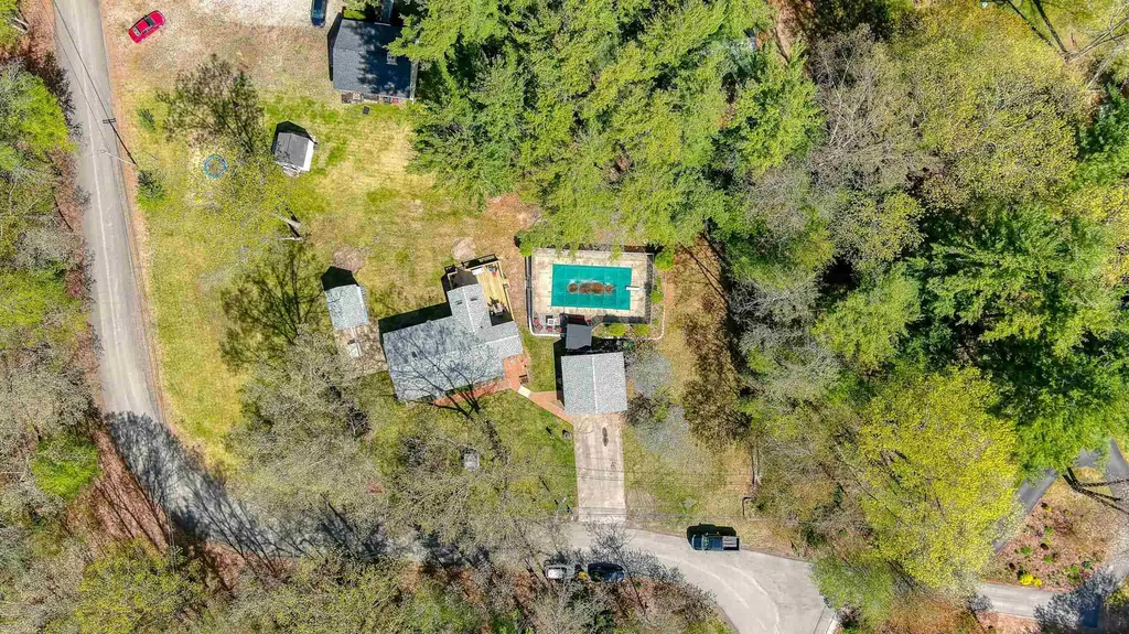 4 Travis Cove Road Kingston NH 03848