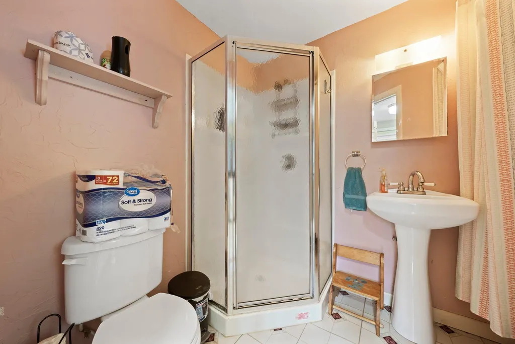 4 Travis Cove Road Kingston NH 03848