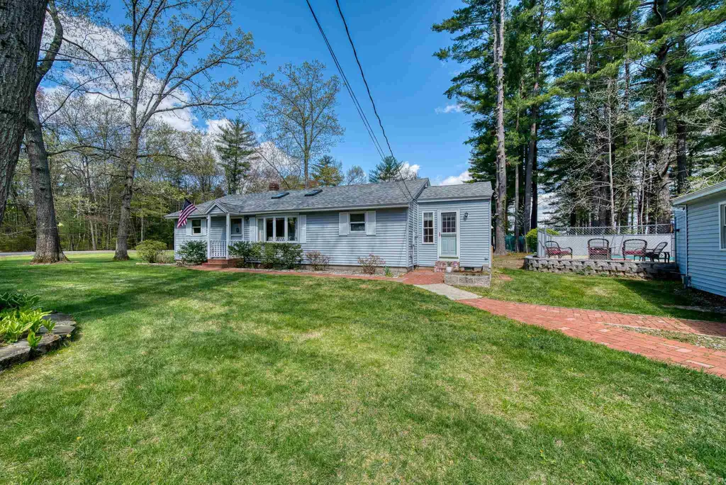 4 Travis Cove Road Kingston NH 03848