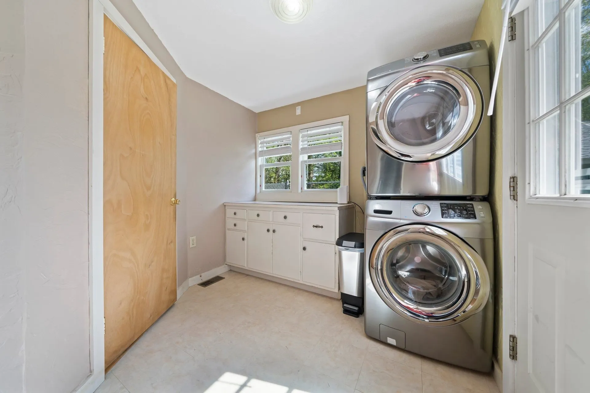 4 Travis Cove Road Kingston NH 03848