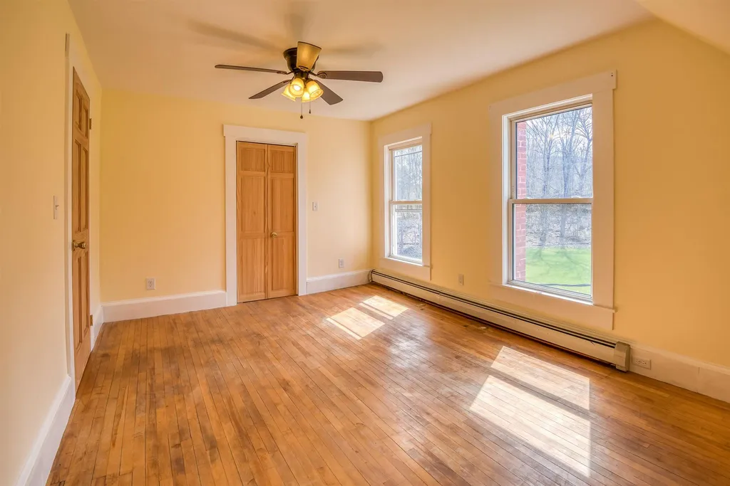 54 Willow Street Littleton NH 03561