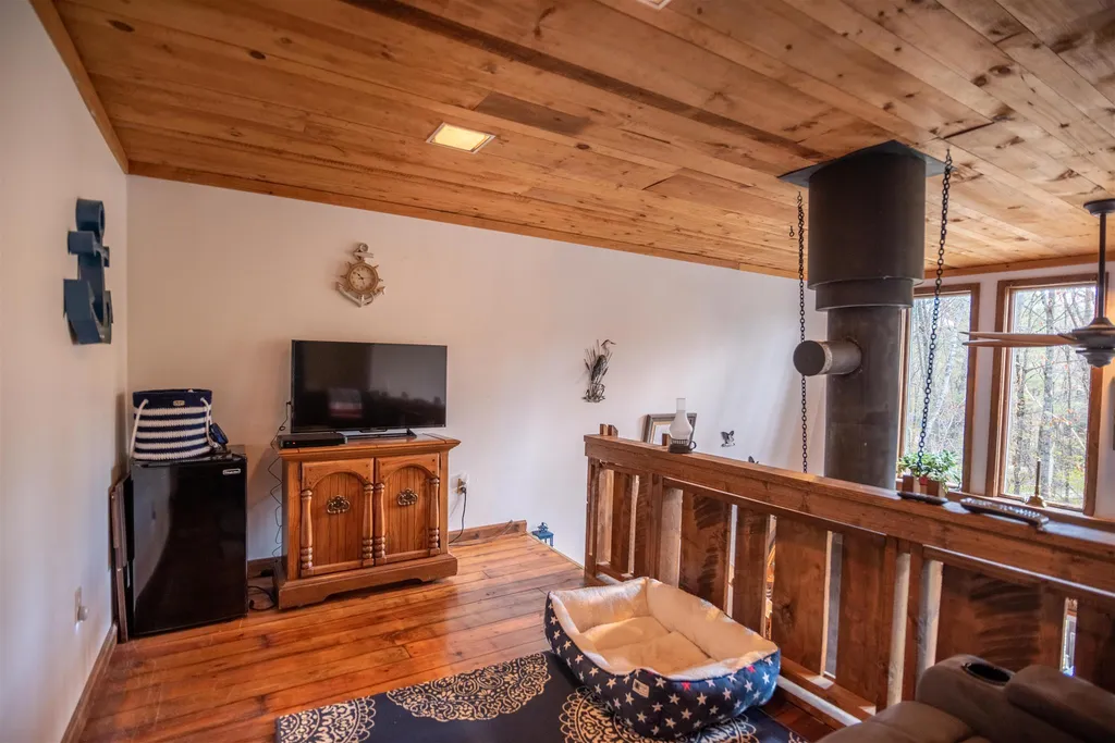 37 Hansen Chase Road Sunapee NH 03782