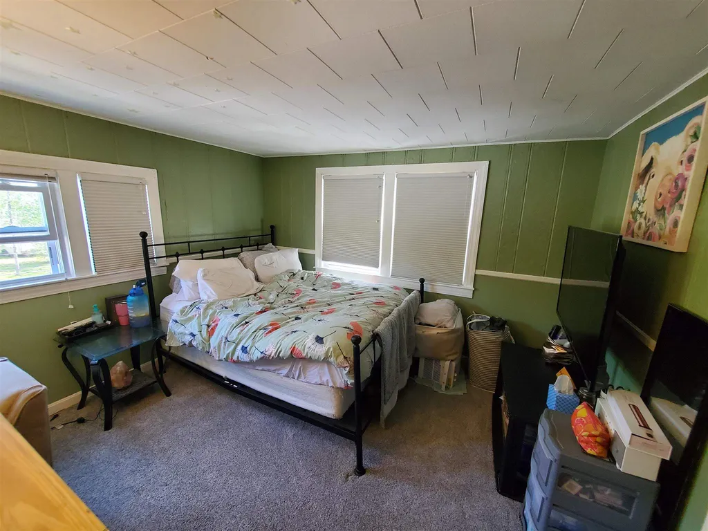 12 Dartmouth Street Hooksett NH 03106