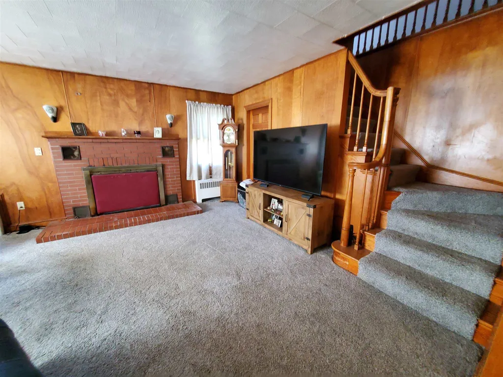 12 Dartmouth Street Hooksett NH 03106