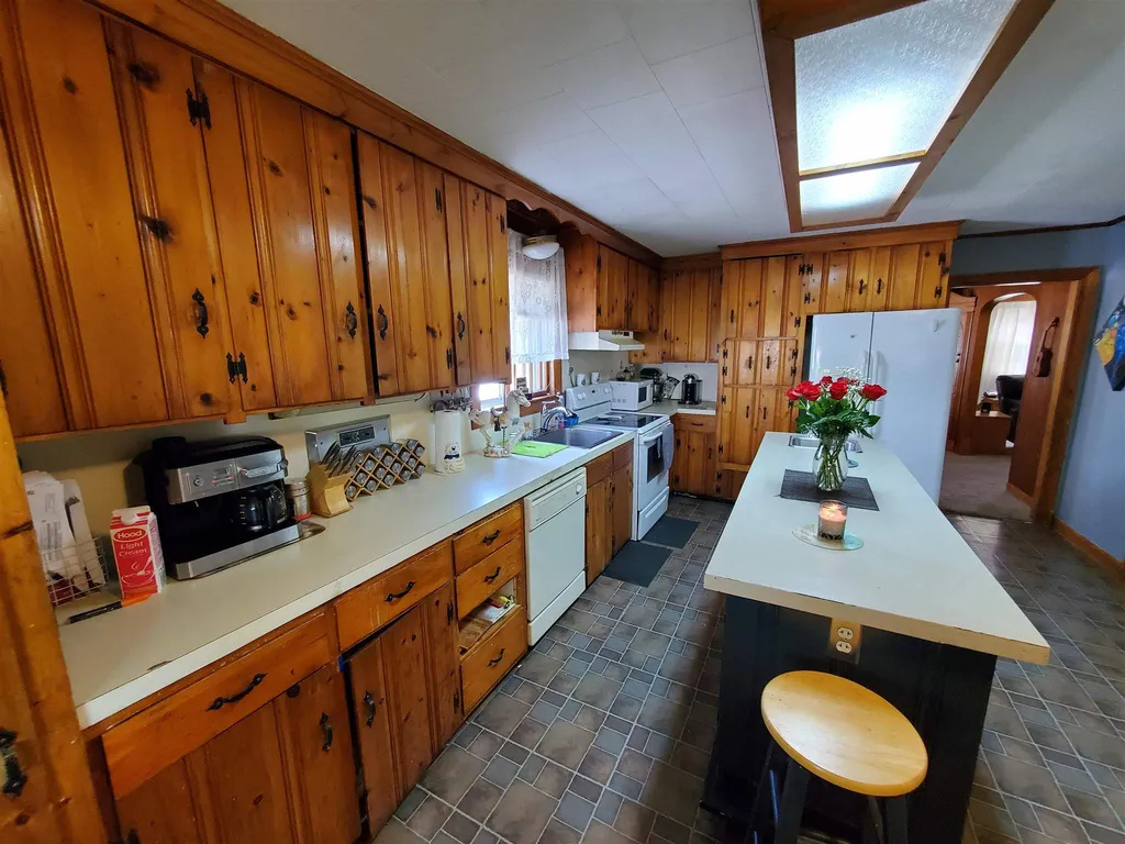 12 Dartmouth Street Hooksett NH 03106