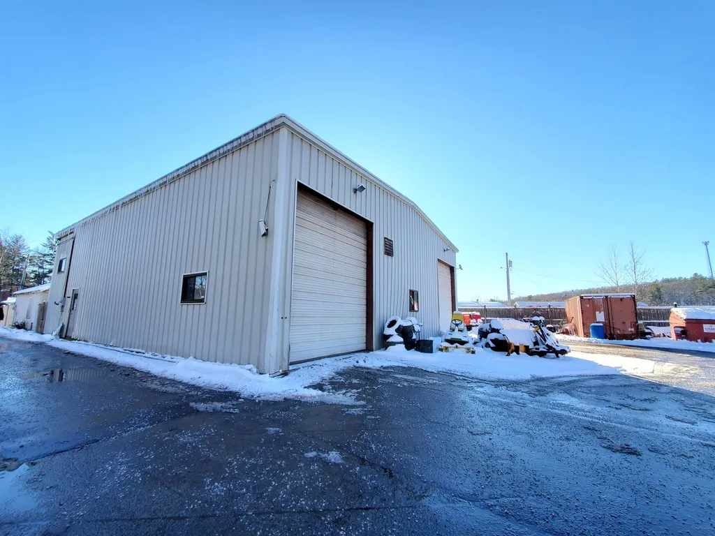 12 Dartmouth Street Hooksett NH 03106