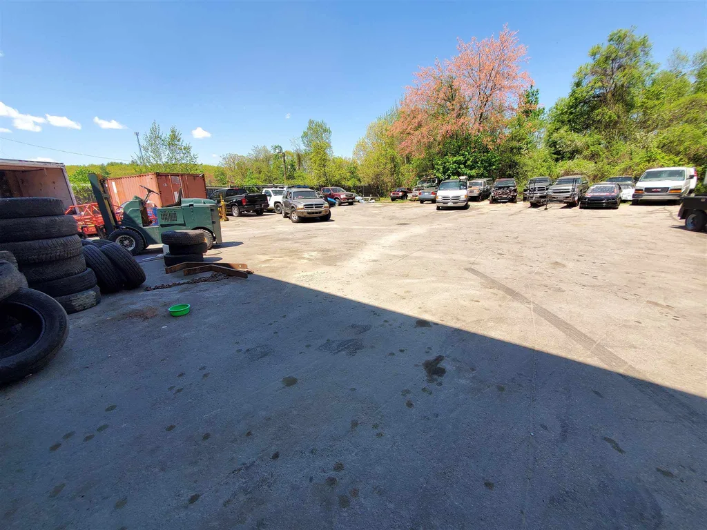 12 Dartmouth Street Hooksett NH 03106