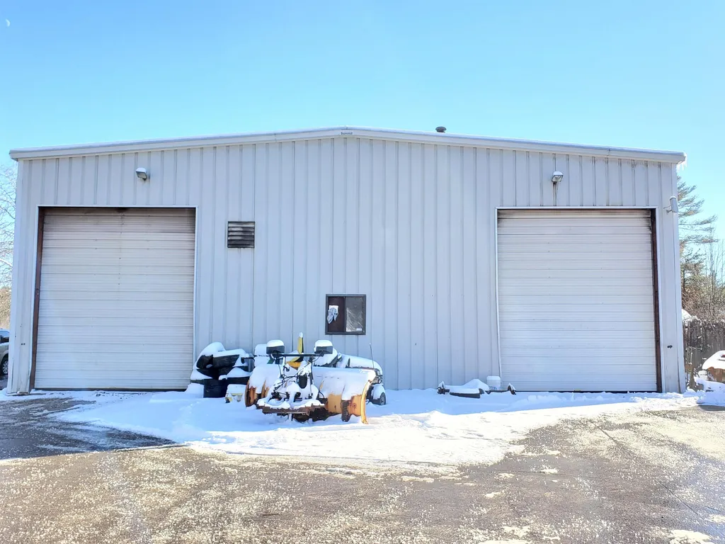 12 Dartmouth Street Hooksett NH 03106
