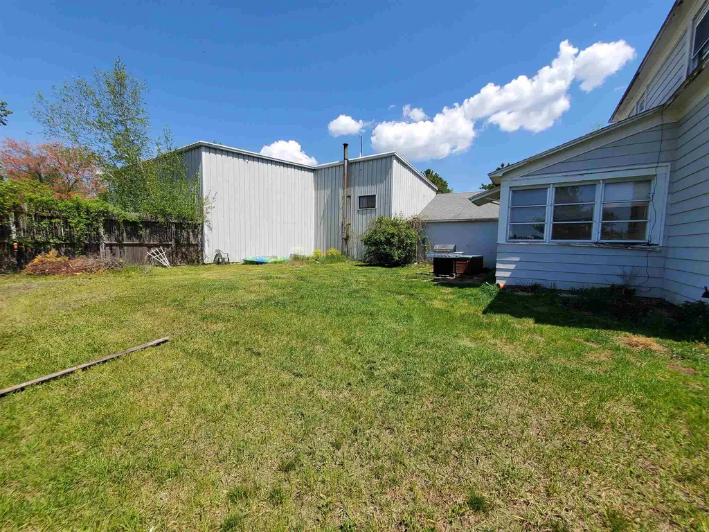 12 Dartmouth Street Hooksett NH 03106