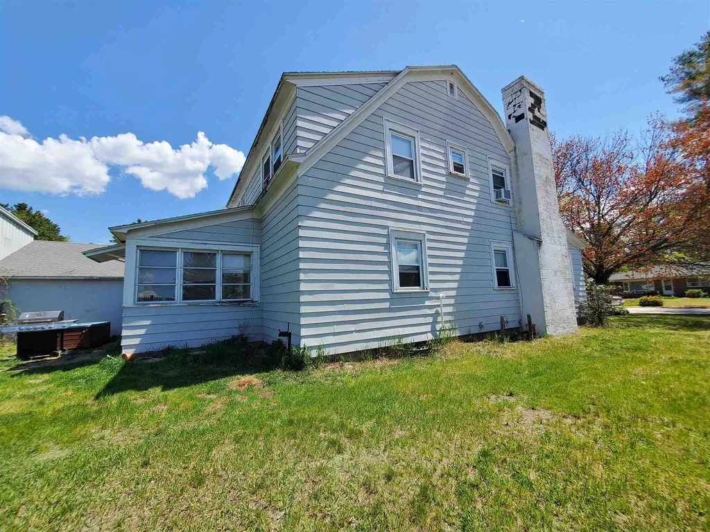 12 Dartmouth Street Hooksett NH 03106