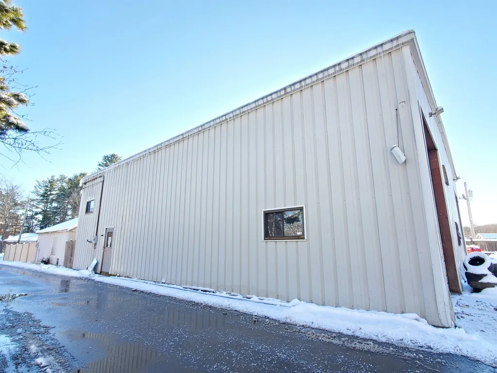 12 Dartmouth Street Hooksett NH 03106