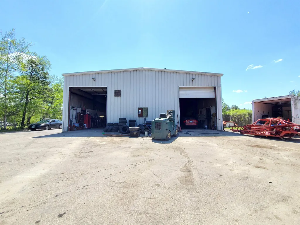 12 Dartmouth Street Hooksett NH 03106