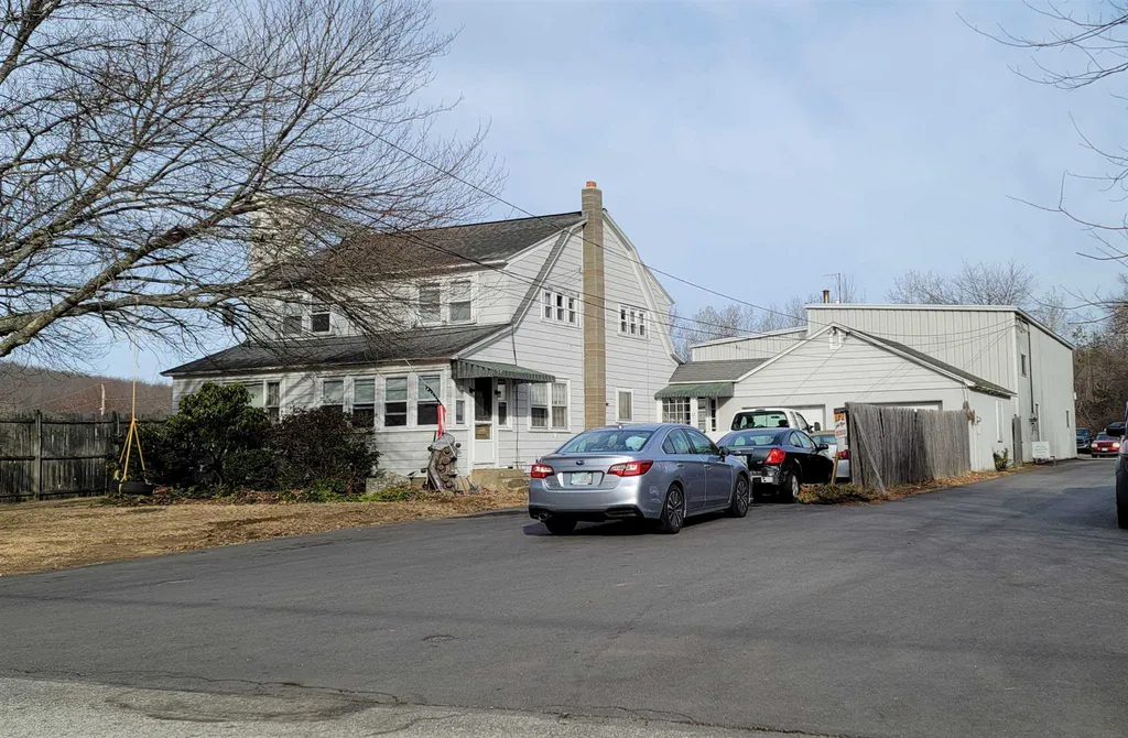 12 Dartmouth Street Hooksett NH 03106
