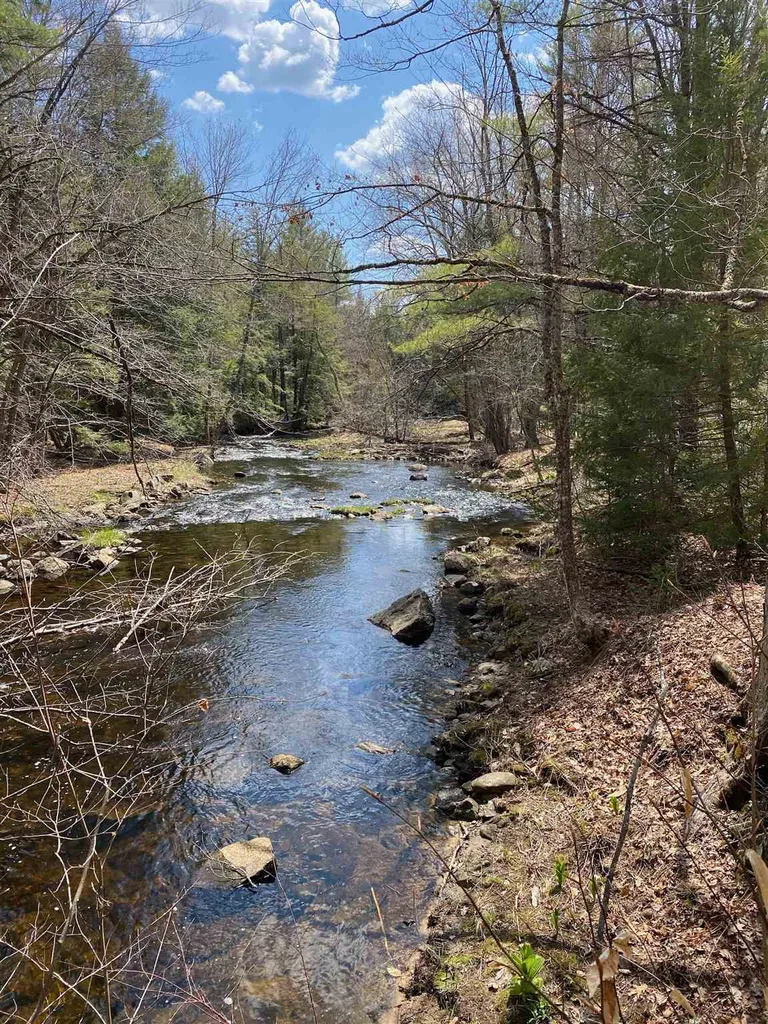 16 Taylor Haynes Road Loudon NH 03307