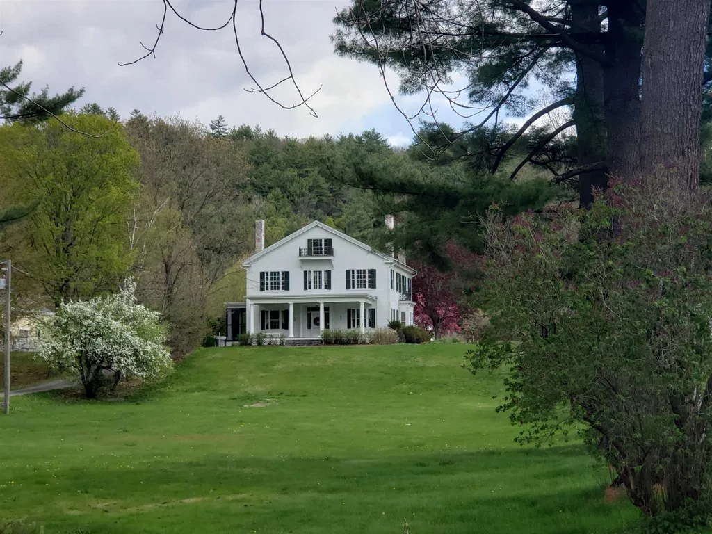 582 Route 10n Orford NH 03777