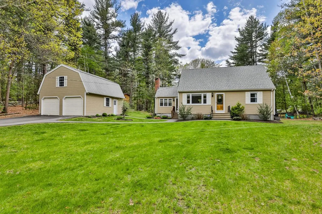 7 Greeley Road Pelham NH 03076