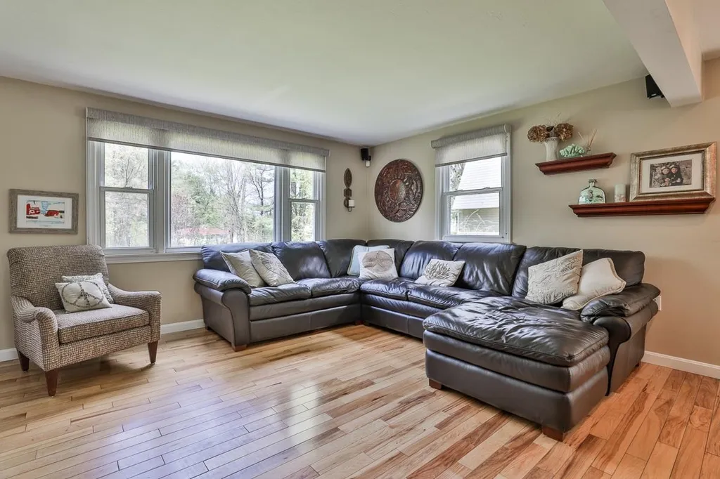 7 Greeley Road Pelham NH 03076