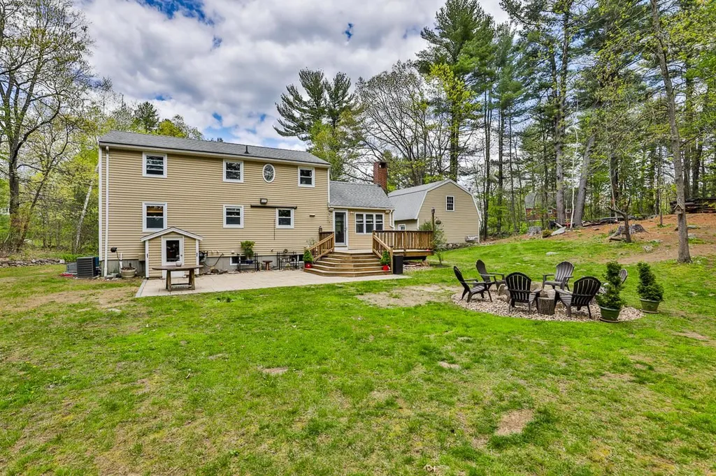 7 Greeley Road Pelham NH 03076