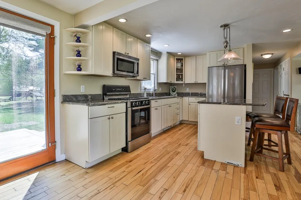 7 Greeley Road Pelham NH 03076