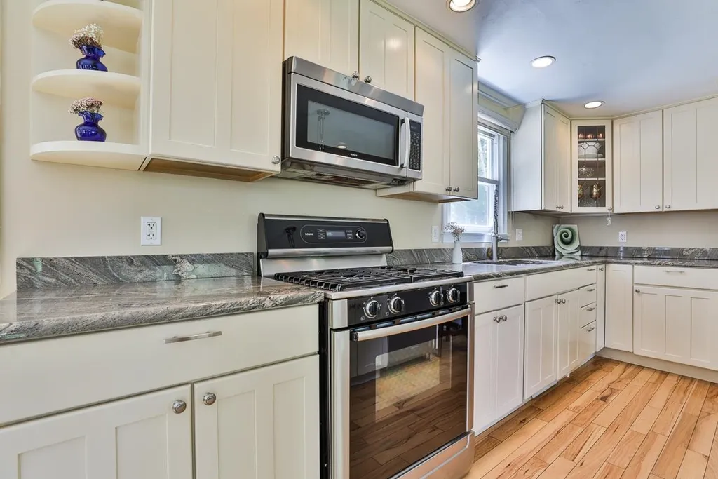 7 Greeley Road Pelham NH 03076