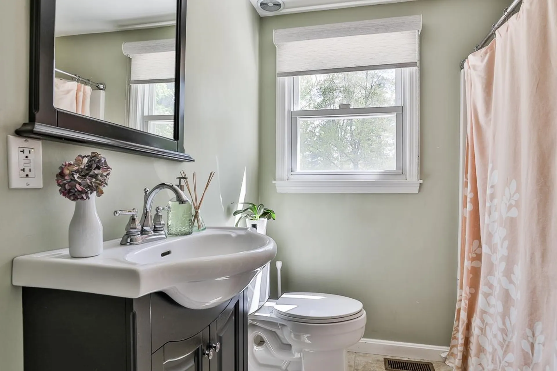 7 Greeley Road Pelham NH 03076