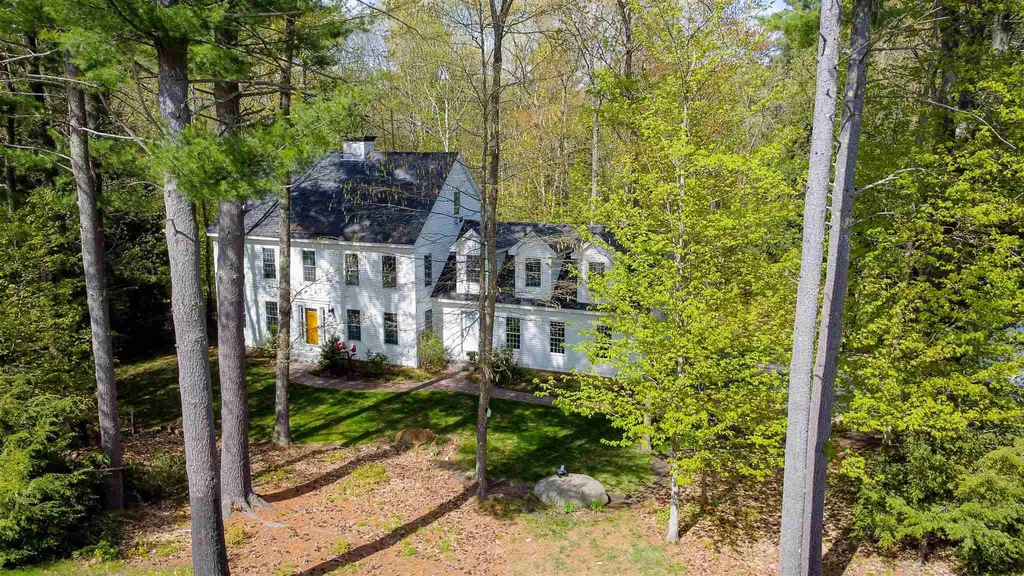 31 Dutton Circle Mont Vernon NH 03057