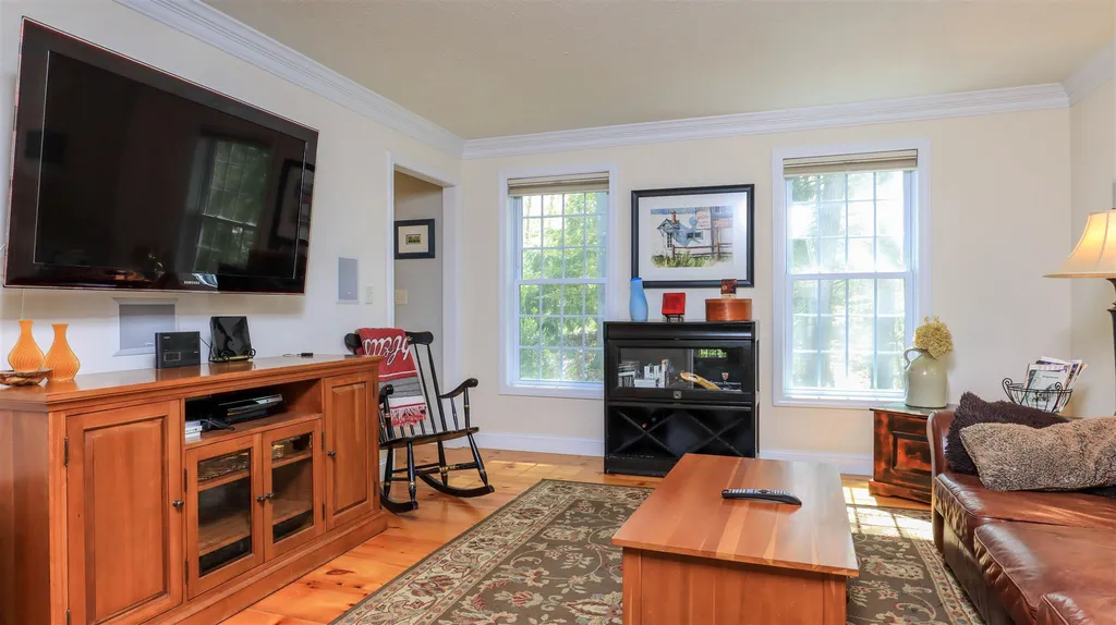 31 Dutton Circle Mont Vernon NH 03057