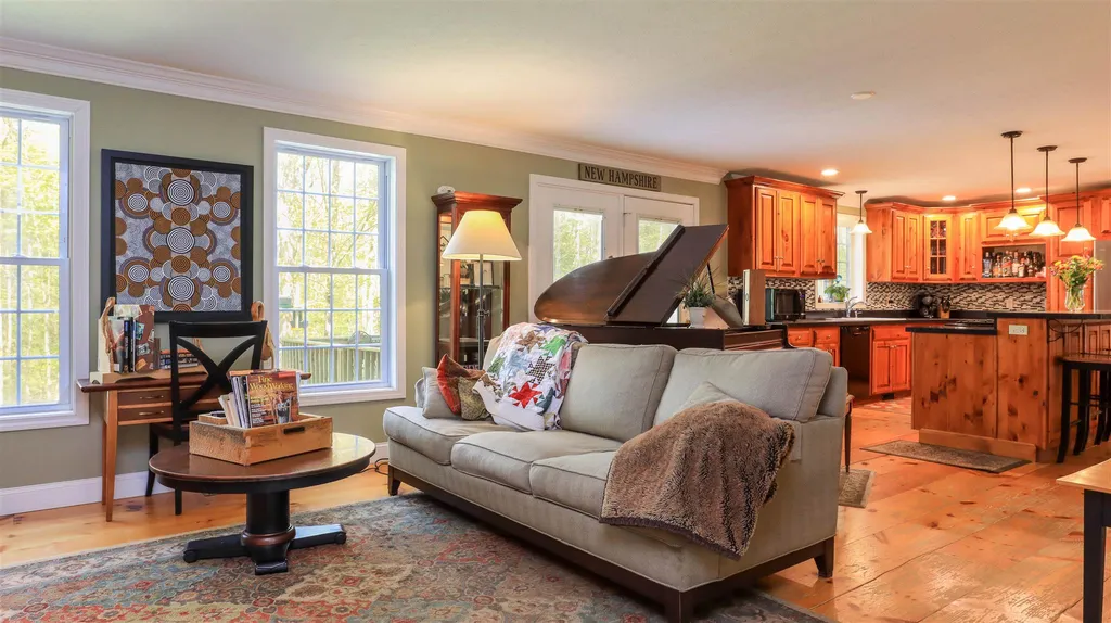31 Dutton Circle Mont Vernon NH 03057