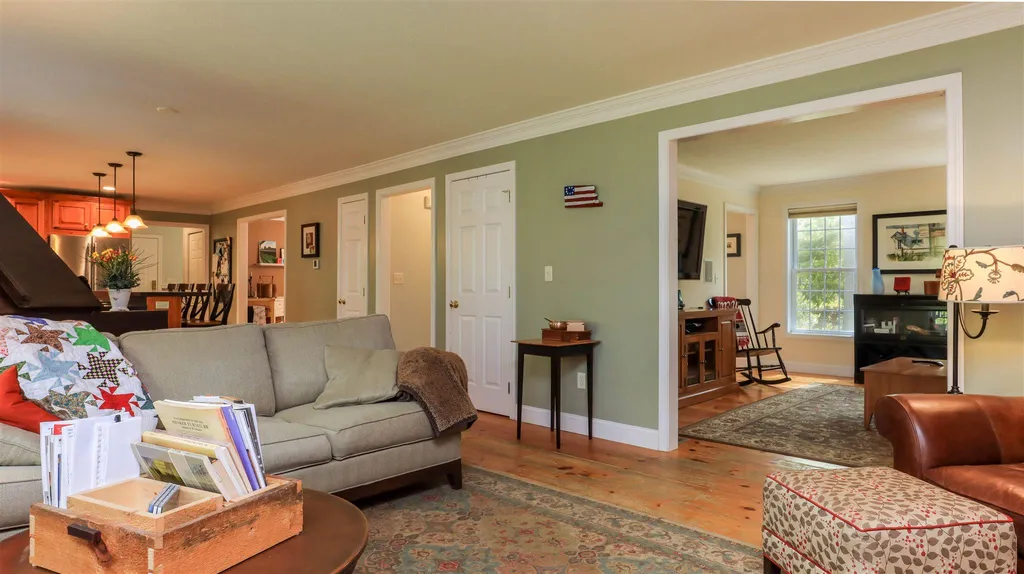 31 Dutton Circle Mont Vernon NH 03057