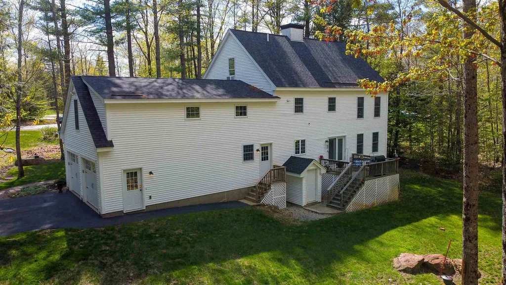31 Dutton Circle Mont Vernon NH 03057