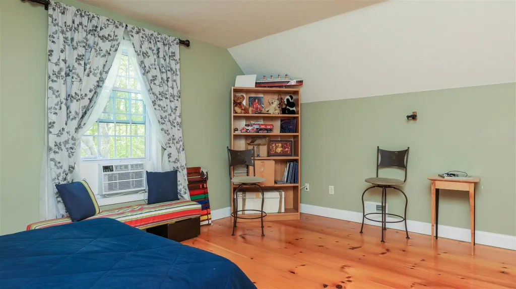 31 Dutton Circle Mont Vernon NH 03057