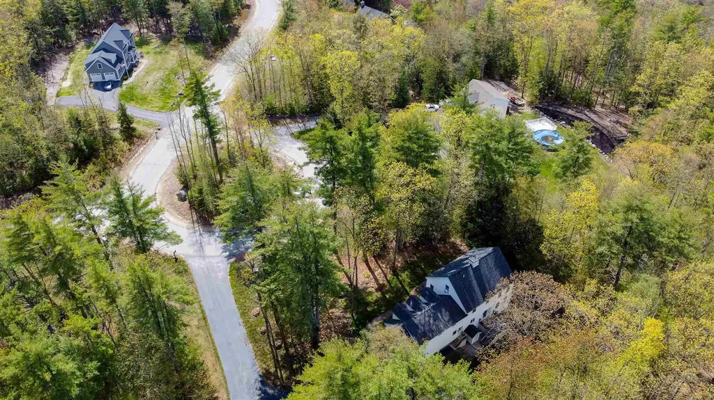 31 Dutton Circle Mont Vernon NH 03057