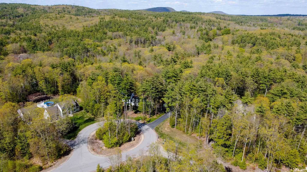 31 Dutton Circle Mont Vernon NH 03057