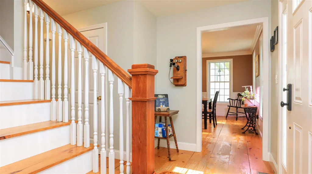 31 Dutton Circle Mont Vernon NH 03057