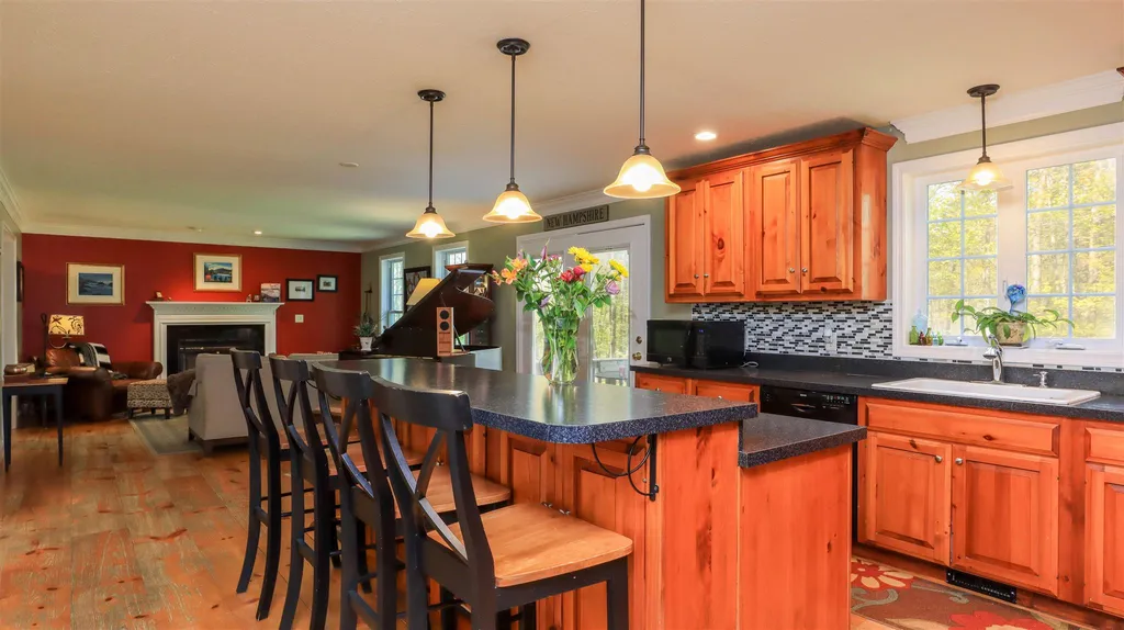 31 Dutton Circle Mont Vernon NH 03057