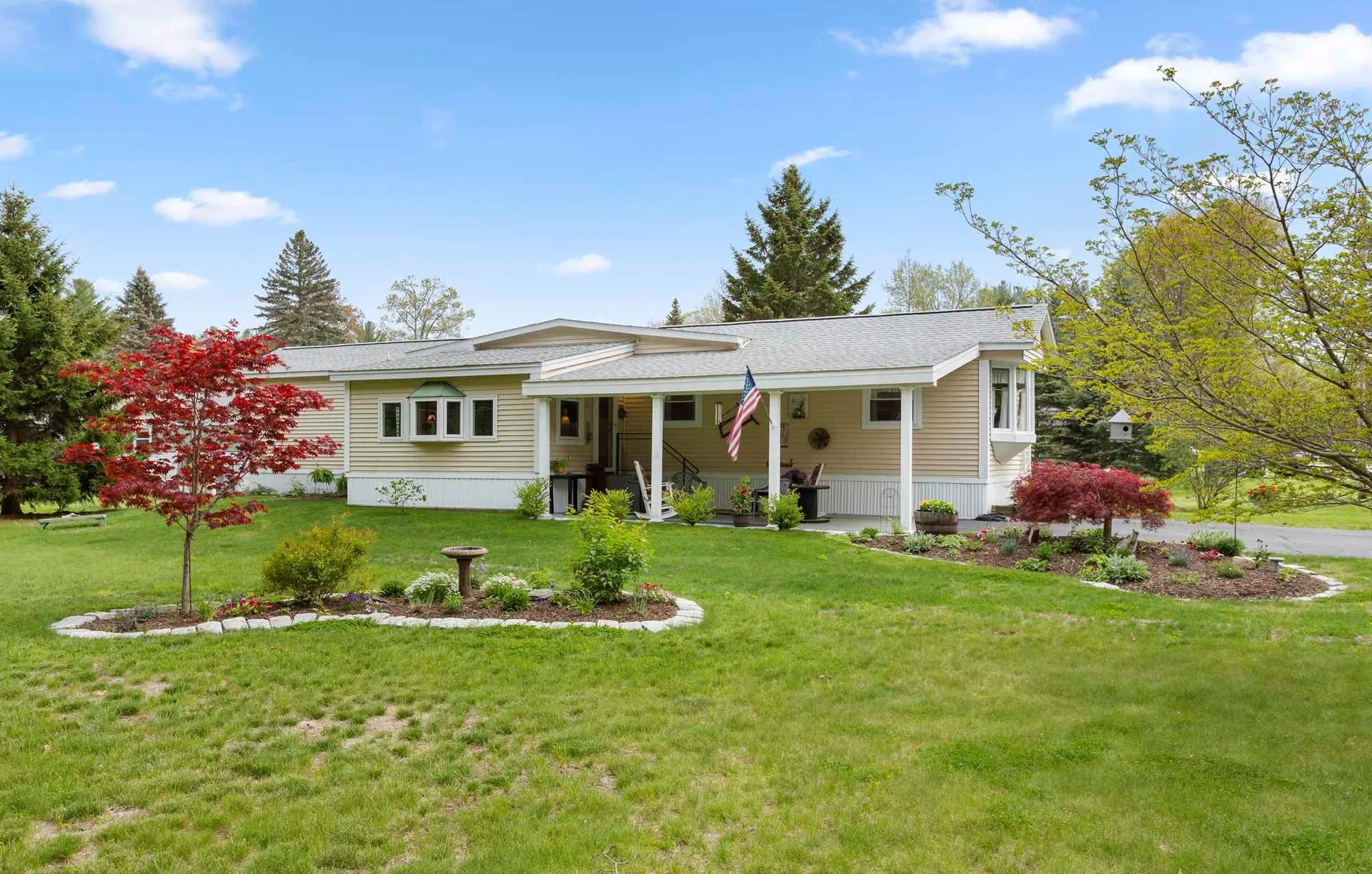 37 Lorna Street Hollis NH 03049