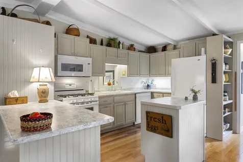 37 Lorna Street Hollis NH 03049