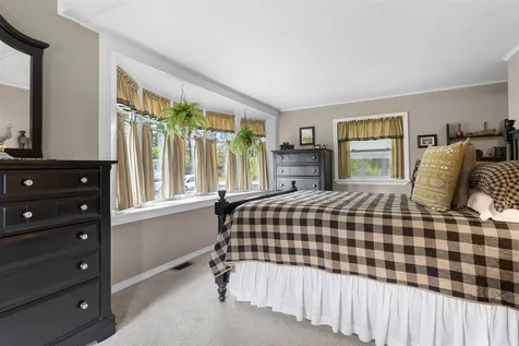 37 Lorna Street Hollis NH 03049
