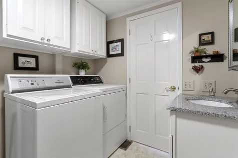 37 Lorna Street Hollis NH 03049
