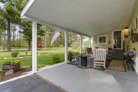 37 Lorna Street Hollis NH 03049
