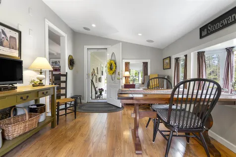 37 Lorna Street Hollis NH 03049