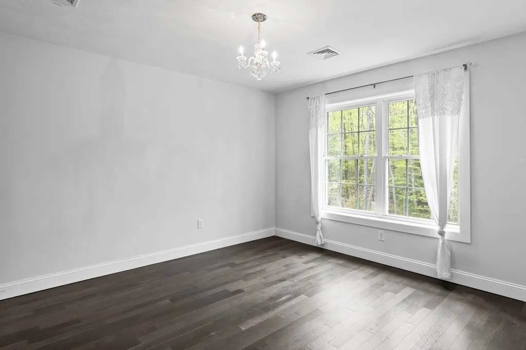 19 Lorden Road New Boston NH 03070