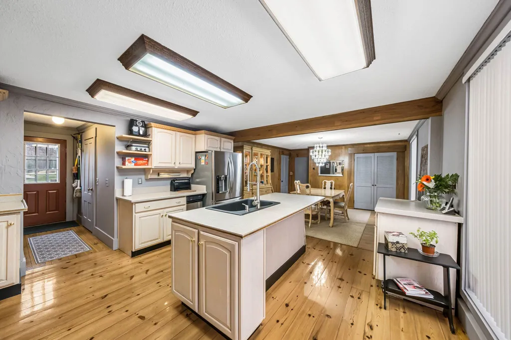 837 Lake Street Bristol NH 03222